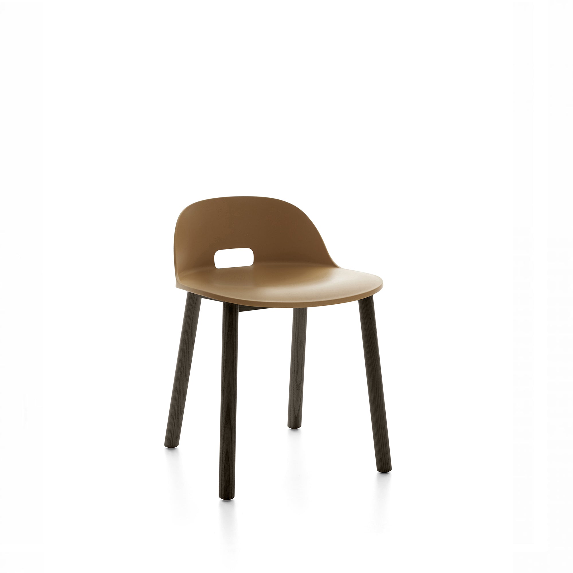Alfi Chair, low back design, crafted from reclaimed polypropylene and wood fiber, with ash wood legs.