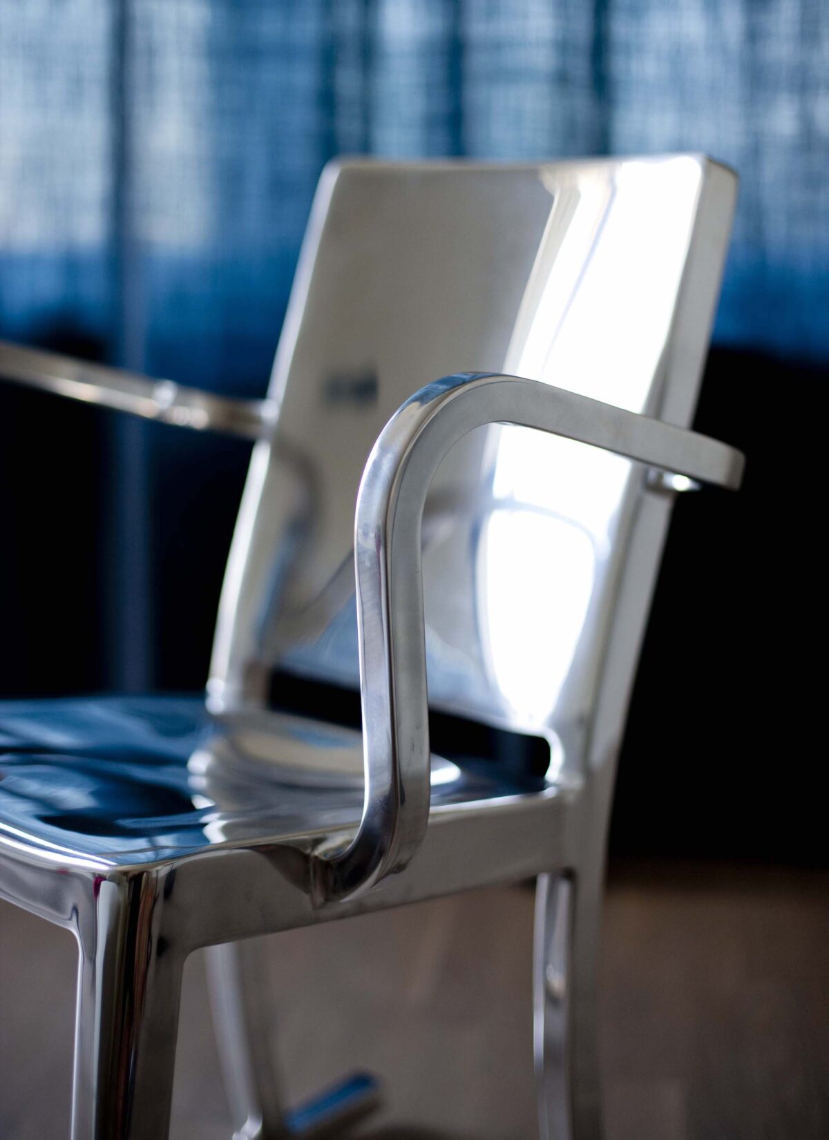 Hudson Rocking Chair with Arms by Philippe Starck, combining comfort and style.