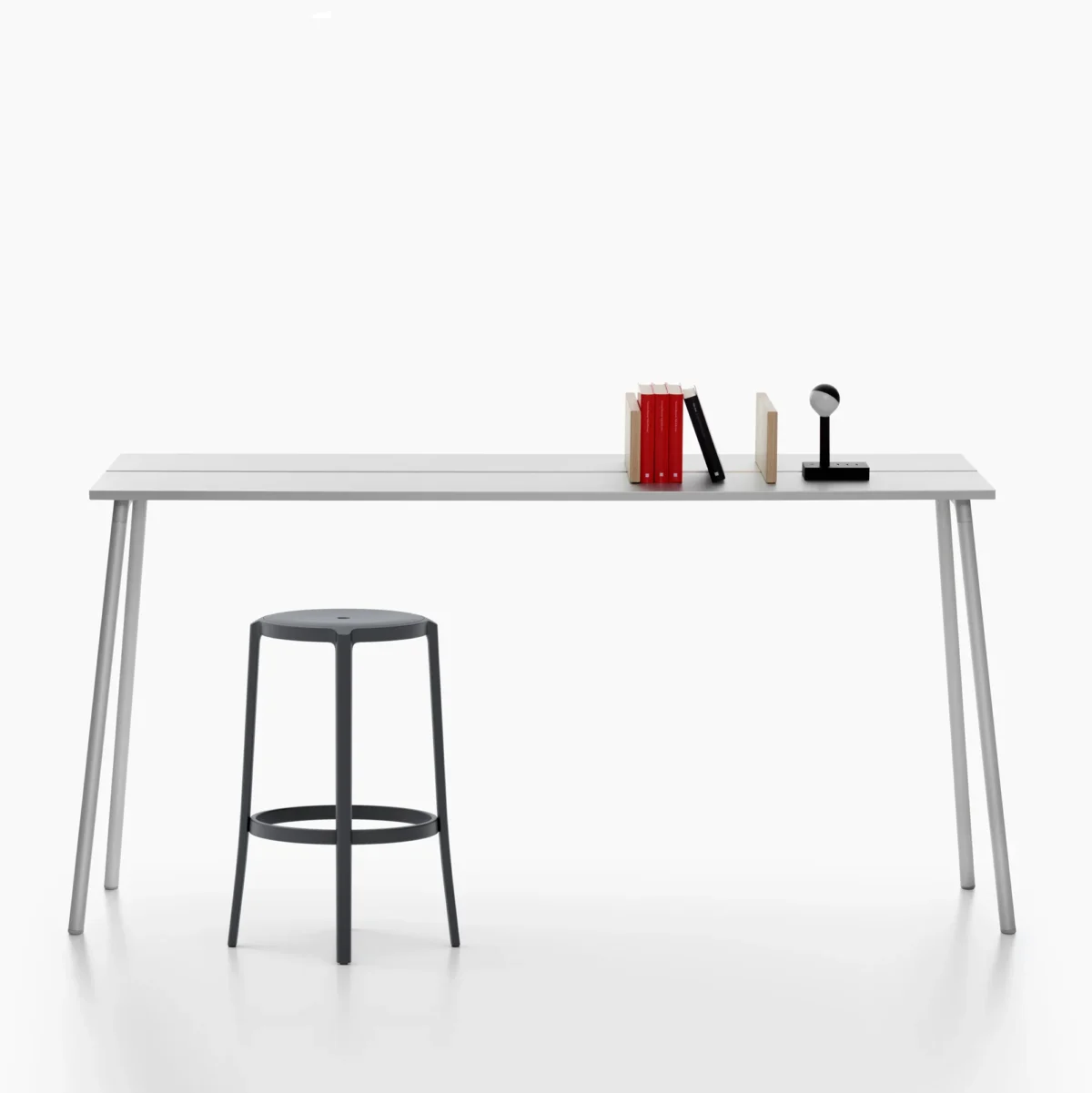 Run high table legs by Emeco – high-end design for modern luxury homes in Troy.