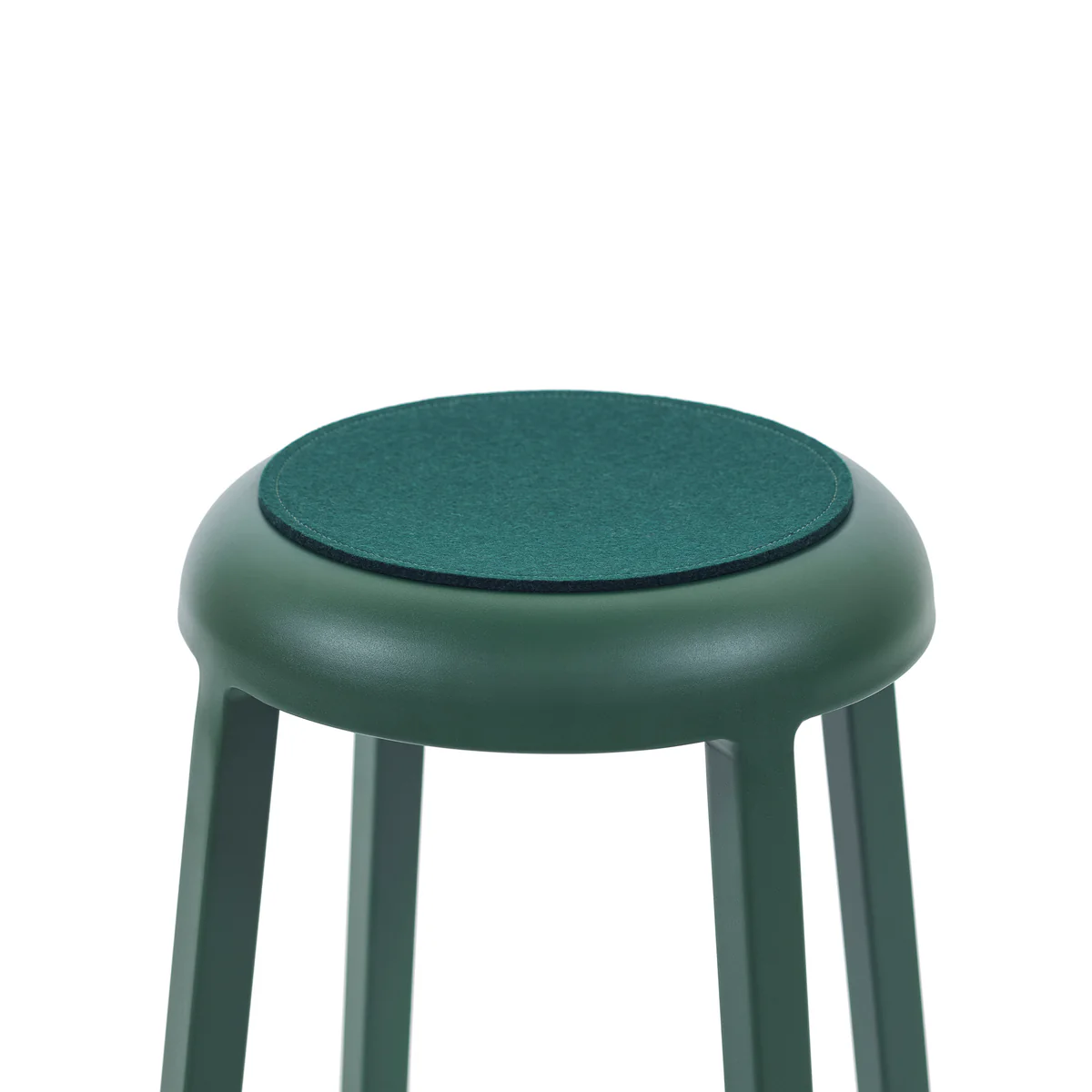 Eco-friendly seat pad for Emeco’s Za stool, available in 100% merino wool felt or vegetable-tanned leather, offering comfort and durability in various colors.
