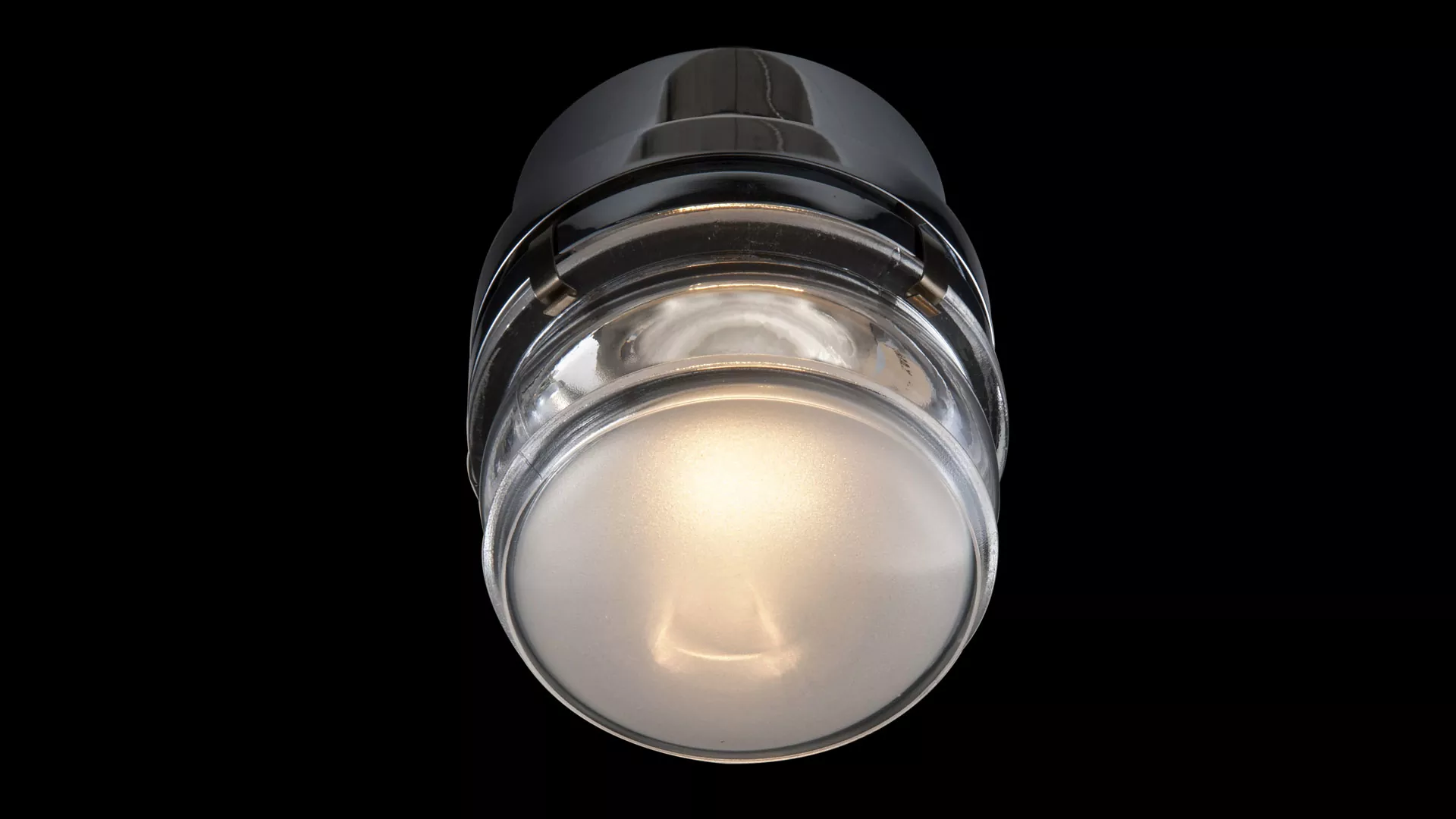 “Fresnel by Oluce contemporary designer lighting – outdoor-rated fixture with prismatic diffuser and clean industrial look”