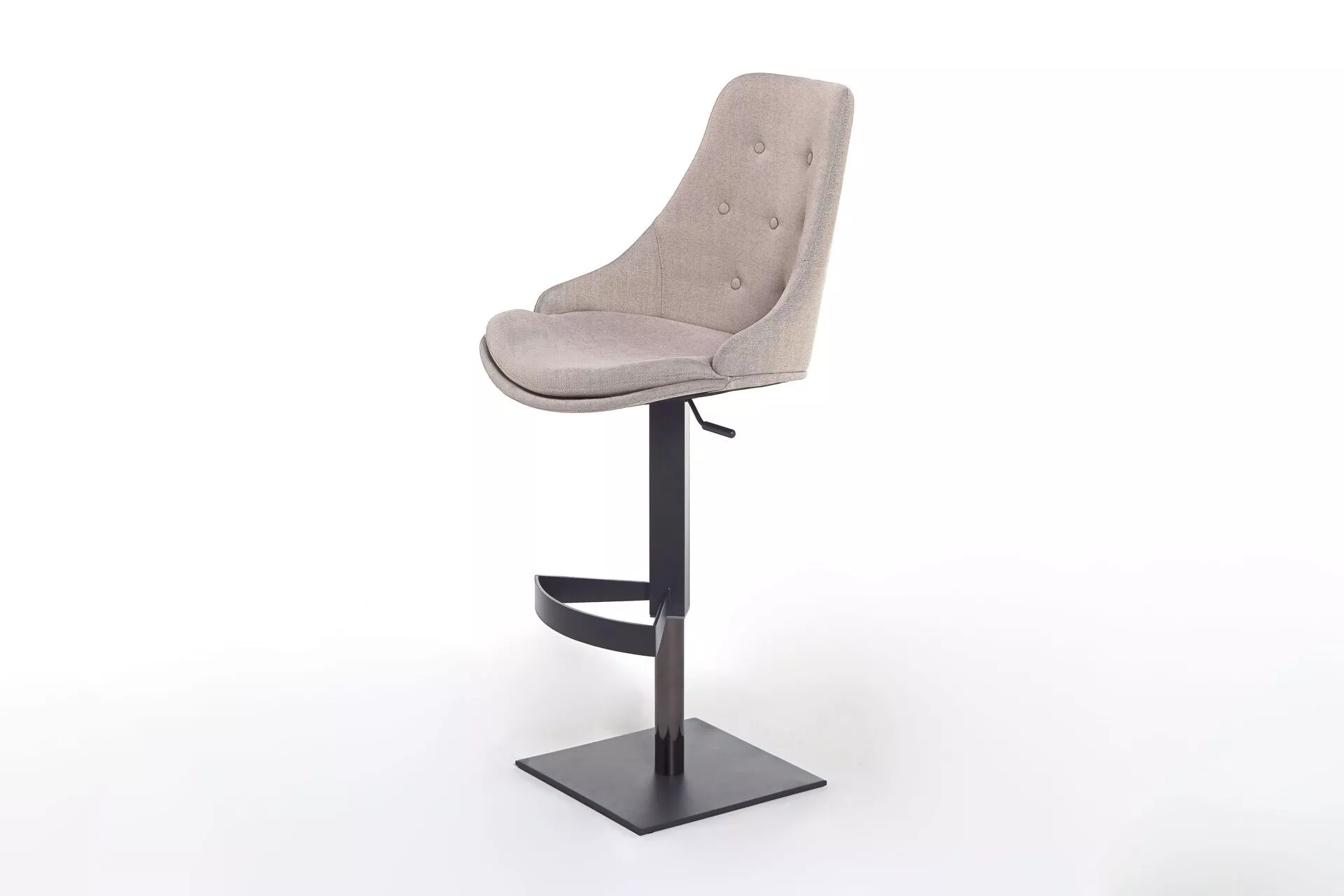 Glamour SBC chair by Peressini in plush velvet upholstery with a curved scalloped backrest and slender gold-toned legs.
