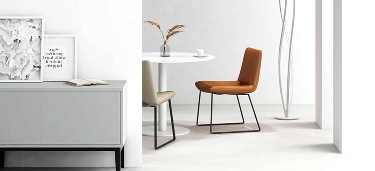 Elegant Hanna Dining Table by Camerich