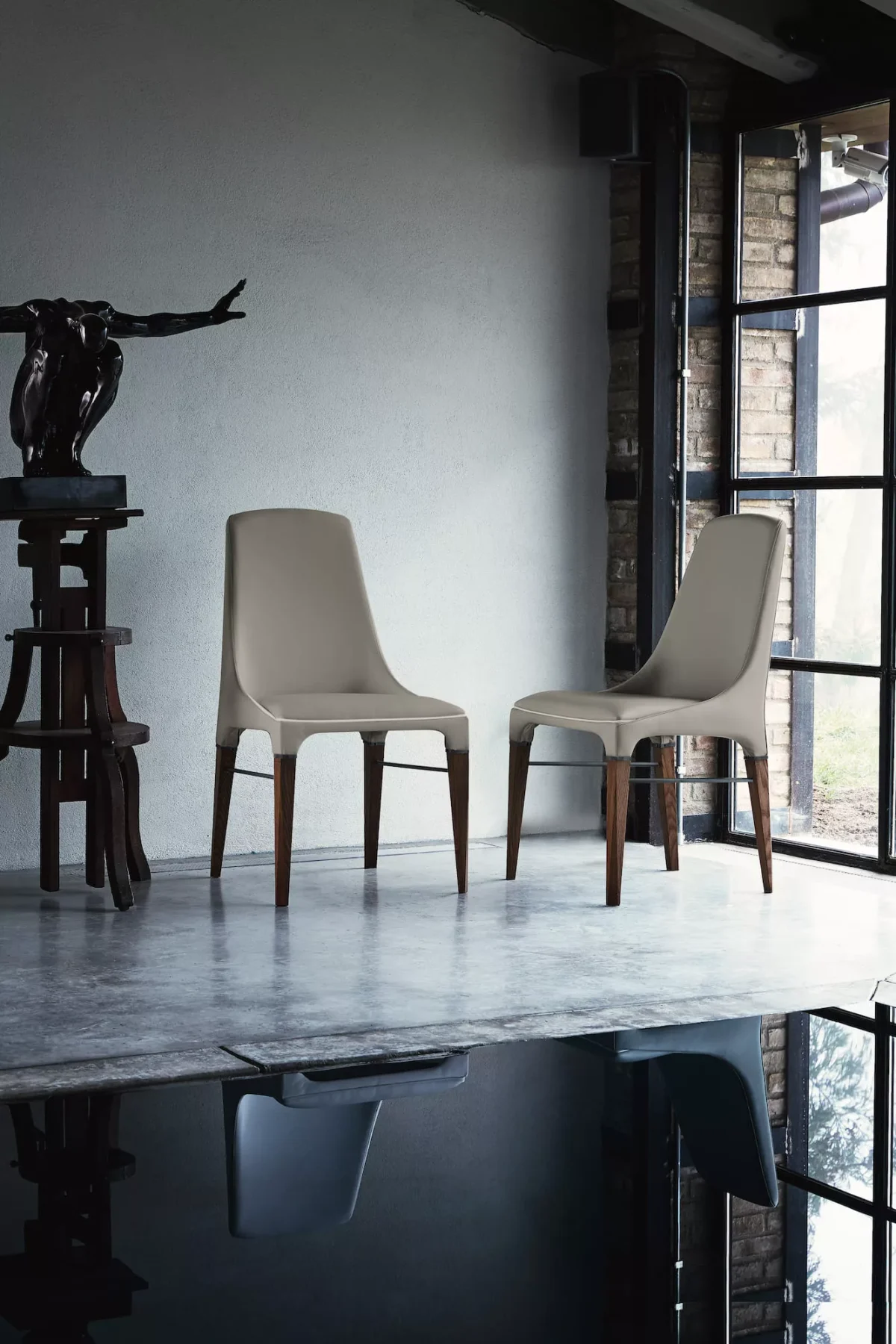 Kelly by Bontemoi – sophisticated modern Italian-design seating available at Italcasa Design showroom in Troy, Michigan
