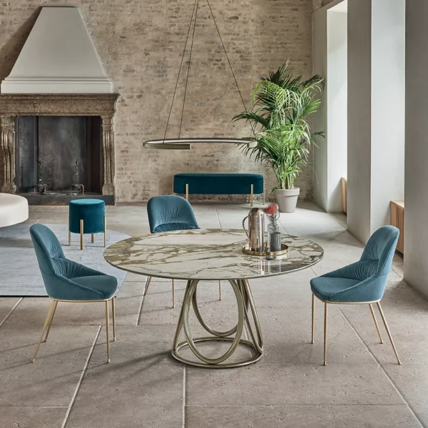 Contemporary interior featuring Louis Round by Bontempi, with a 150 cm diameter SuperCeramic tabletop.