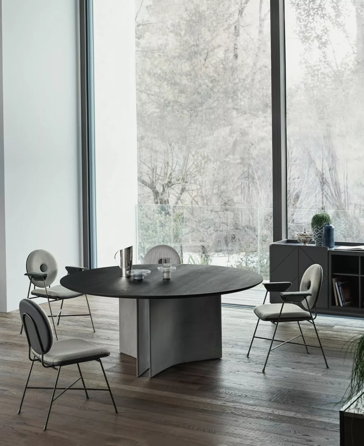 Penelope by Bontemoi – high-end modern Italian lounge chair on display at Italcasa Design showroom in Royal Oak, Michigan
