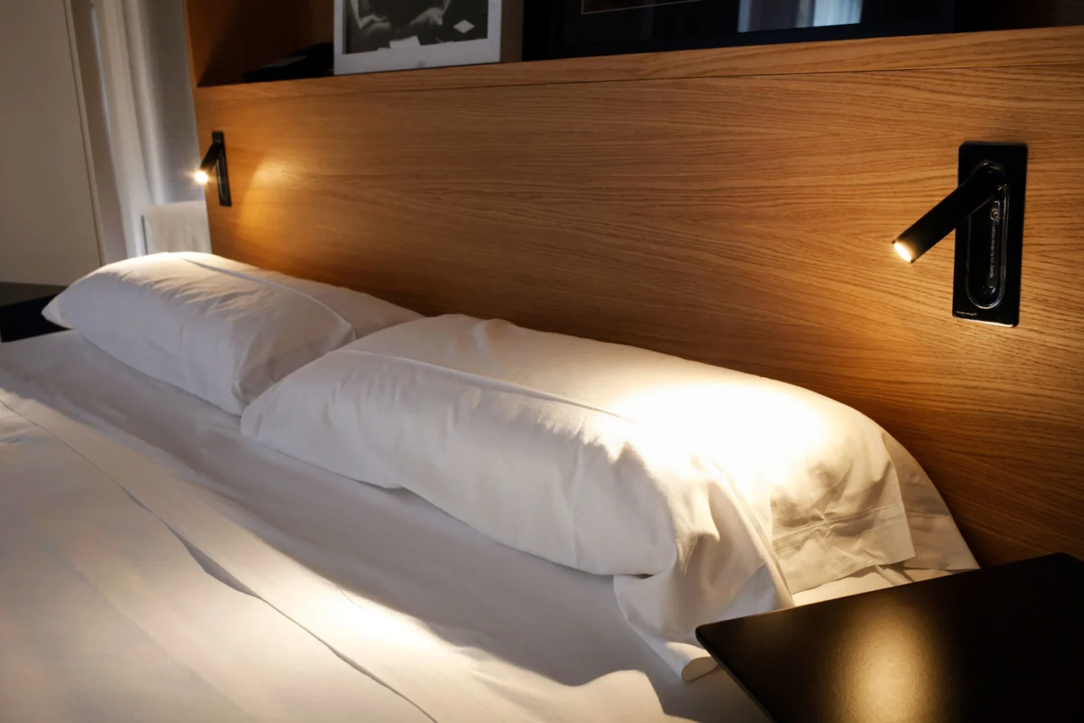 “Modern linear Ledtube lamp by Marset – elegant LED tube with diffused light for offices or homes”