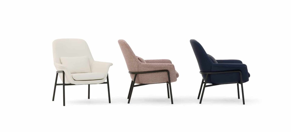 Comfortable accent chair with slim legs