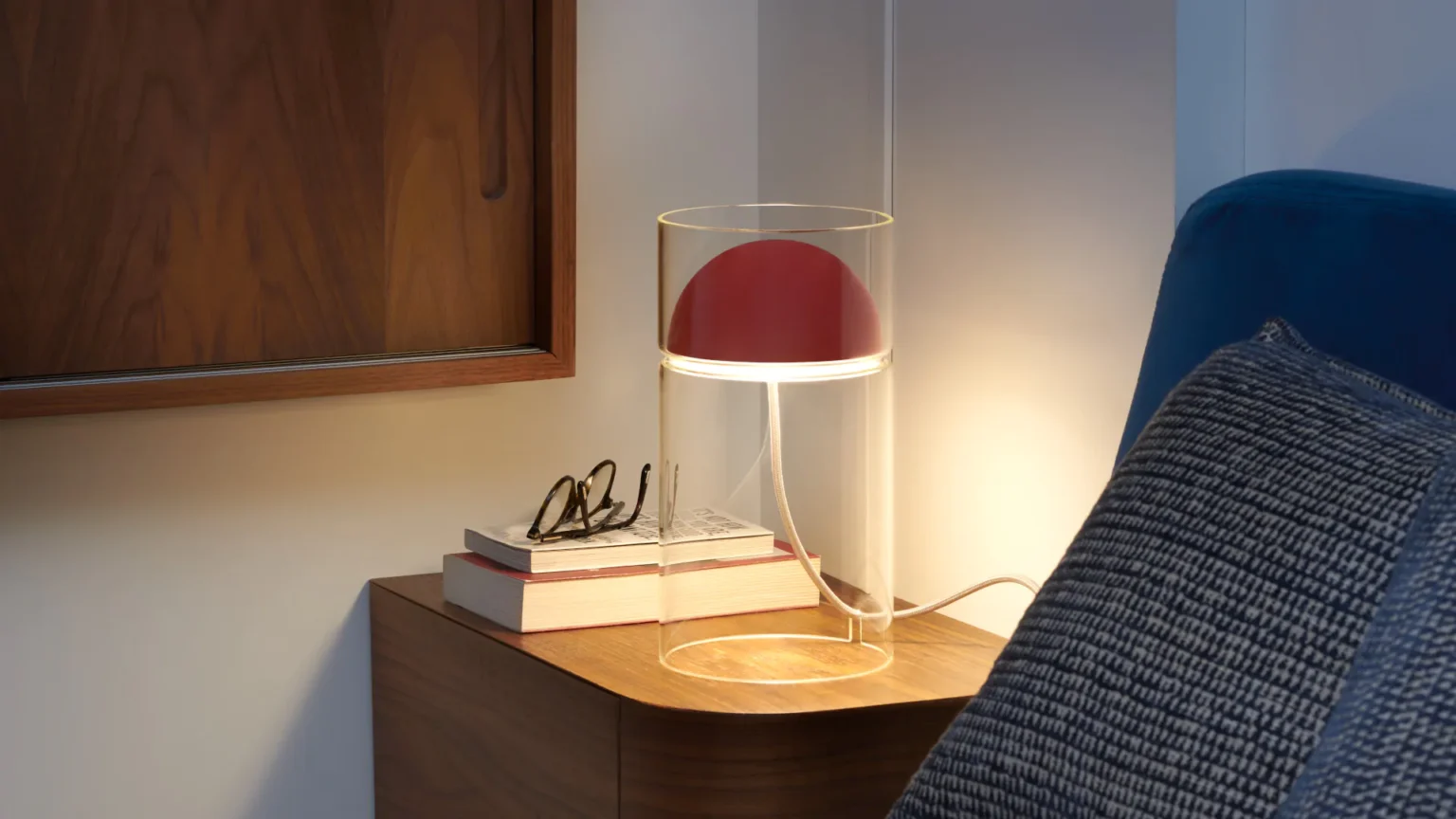 “Medusa by Oluce luxury modern lighting – minimalist glass lamp inspired by nature with elegant contours”
