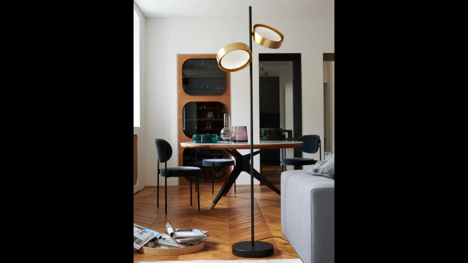 “Berlin by Oluce modern Italian ceiling or wall lamp – round metal frame with satin-finish glass diffuser and Art Deco-inspired design”