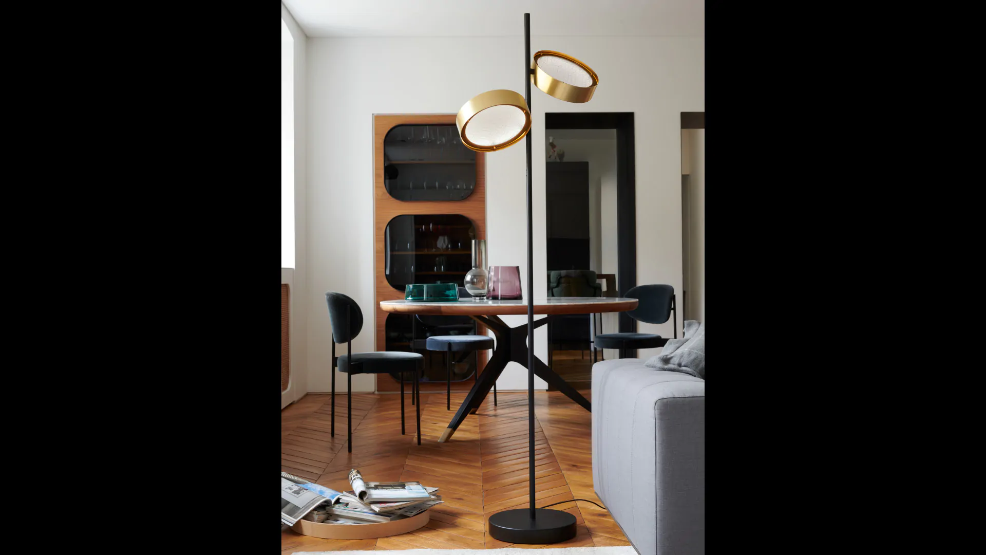 “Berlin by Oluce modern Italian ceiling or wall lamp – round metal frame with satin-finish glass diffuser and Art Deco-inspired design”