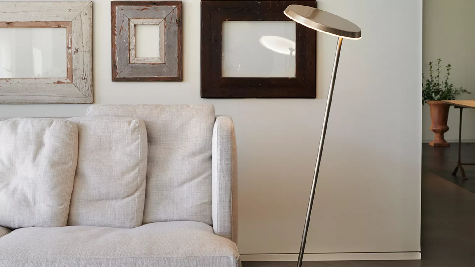“Amanita by Oluce modern Italian floor lamp – sculptural outdoor light with mushroom-inspired silhouette and sleek design”