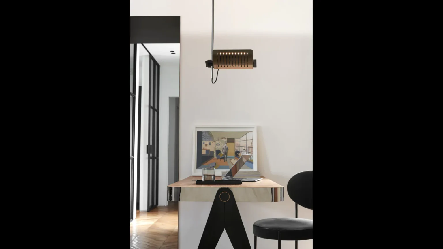 “Colombo by Oluce stylish Italian lamp – adjustable spotlight with clean lines and refined metal construction”