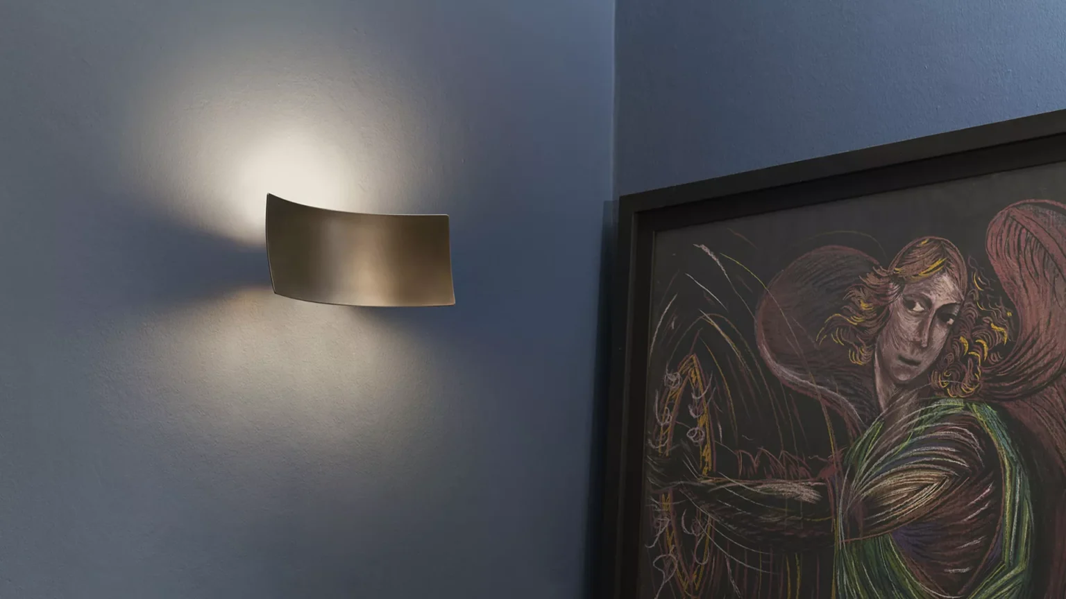 “Lens by Oluce modern Italian table lamp – cylindrical metal base with frosted glass diffuser and minimalist design”