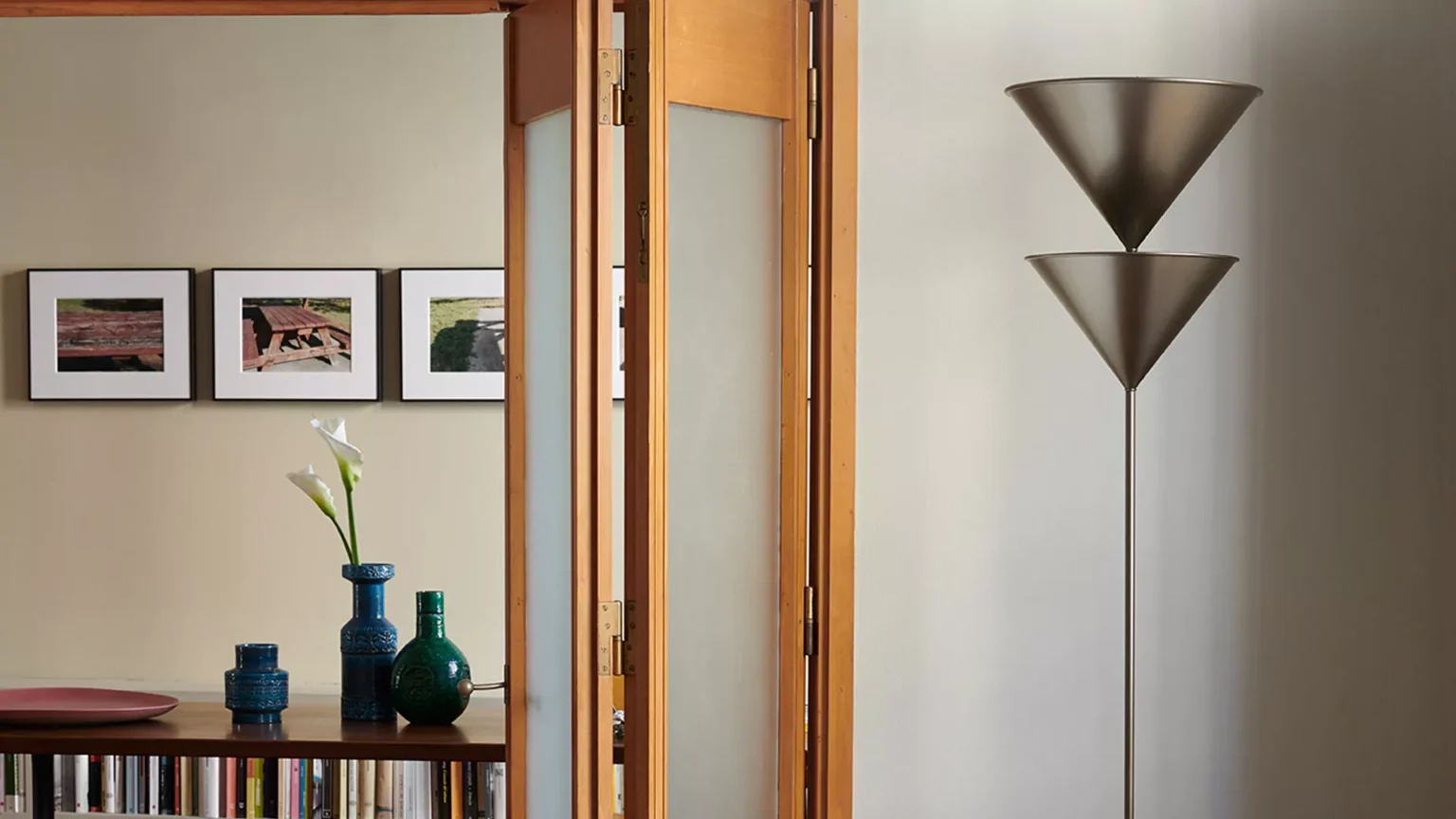 “Pascal by Oluce modern Italian table lamp – elegant glass diffuser with minimalist metal base and sleek design”