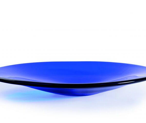 Beijing console table with sculptural Italian design by Reflex
