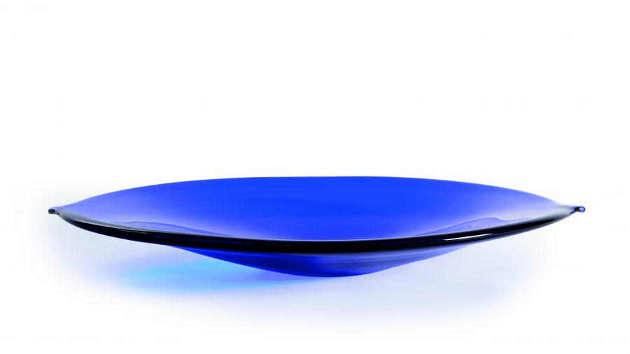 Beijing console table with sculptural Italian design by Reflex