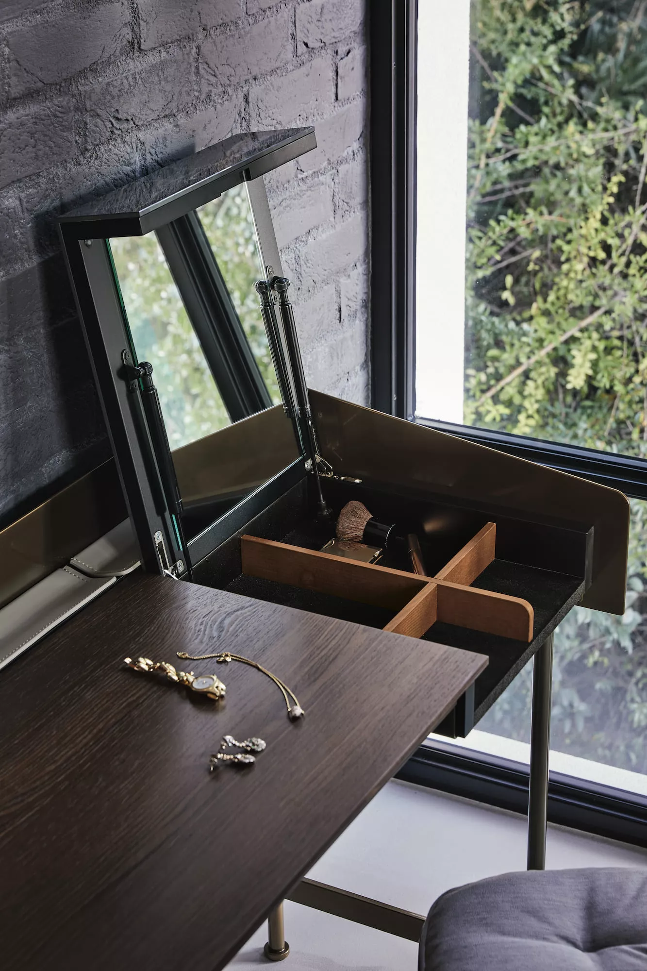 Secret by Bontempi – luxury modern Italian-design furniture featured at Italcasa Design showroom in Royal Oak, Michigan electromagnetic analysis.