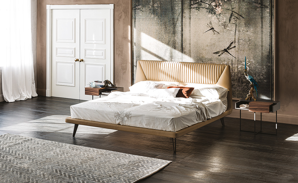 “AMADEUS by Cattelan Italia – modern Italian table lamp with elegant sculptural base and refined contemporary design”