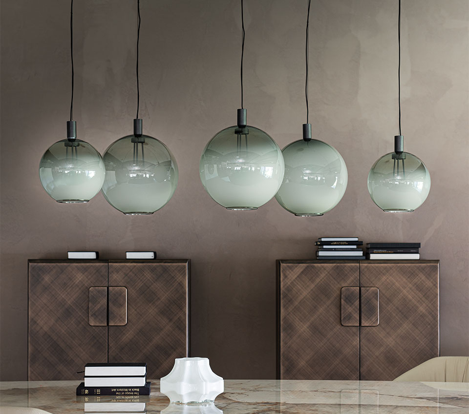 “PARIS by Cattelan Italia – modern Italian chandelier with elegant glass spheres and minimalist vertical design”