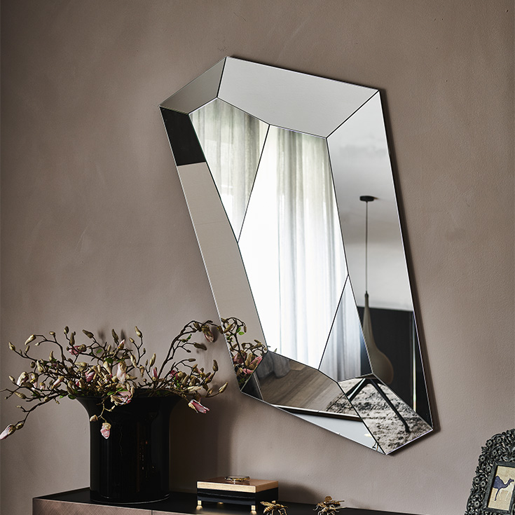 “DIAMOND by Cattelan Italia – sculptural Italian wall mirror with faceted, gem-like geometric frame design”
