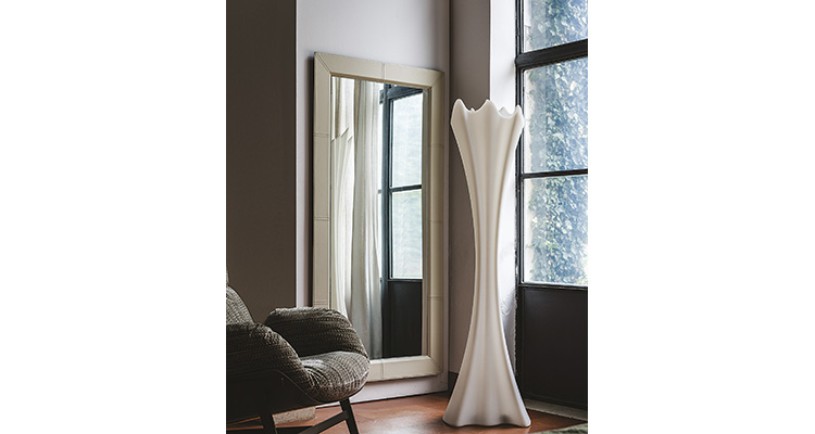 “PHOTO by Cattelan Italia – modern Italian wall clock with photo frame-inspired design and minimalist elegance”