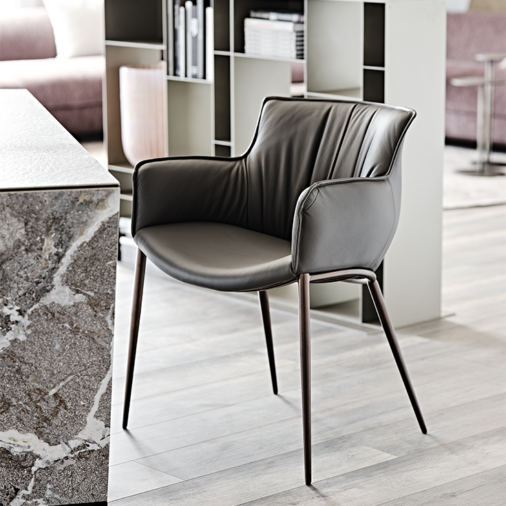Modern RHONDA chair by Cattelan Italia – elegant Italian seating with curved silhouette and bold presence