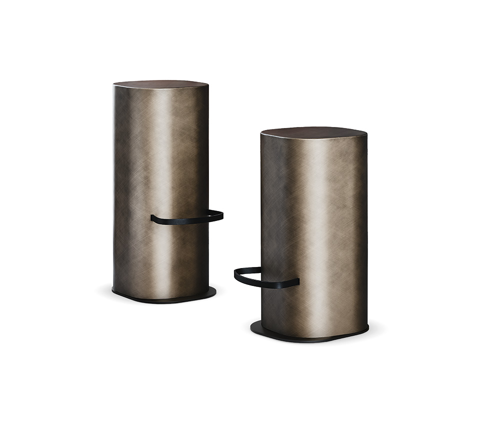 “PANCHO by Cattelan Italia – sculptural Italian side table with organic form and metallic finish”