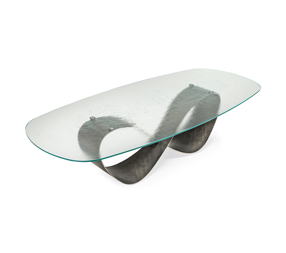 “BUTTERFLY by Cattelan Italia – sculptural Italian dining table with glass top and striking curved metal base”