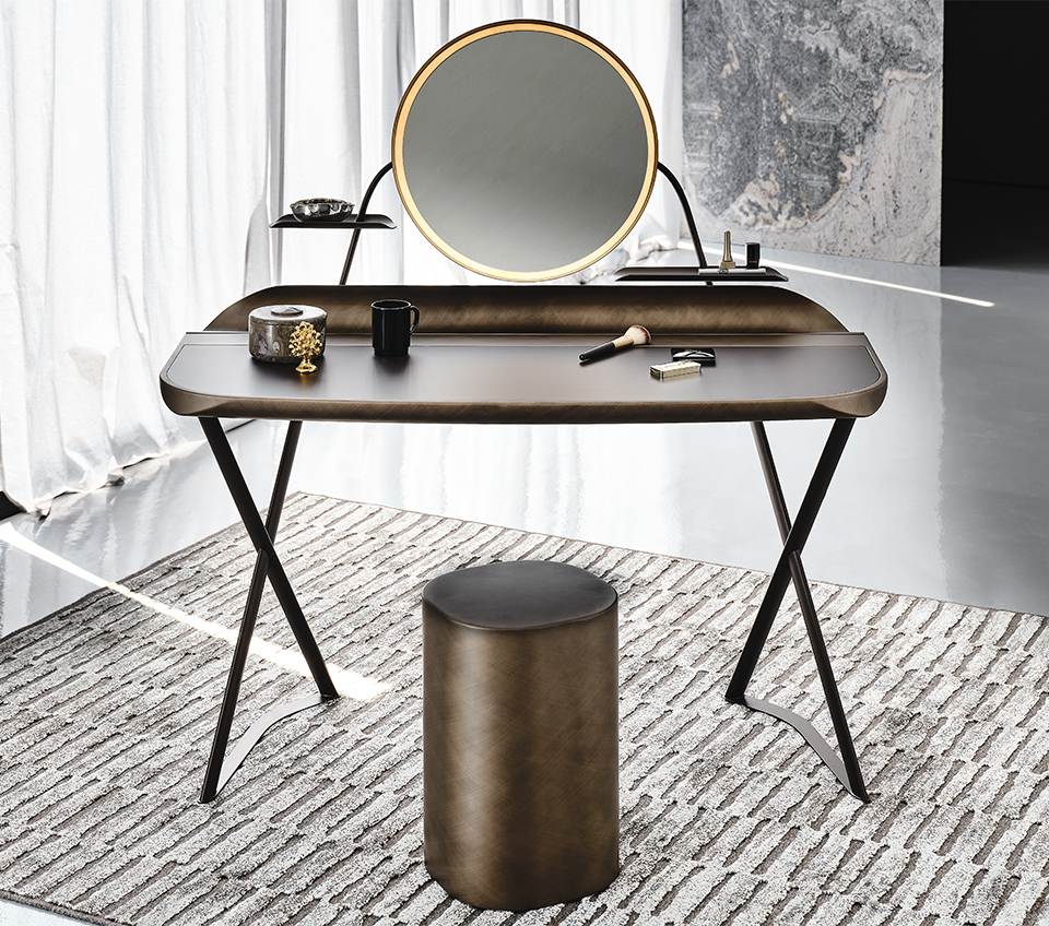 “Modern leather dressing table – COCOON TROUSSE Leather by Cattelan Italia featuring built-in mirror and sculptural silhouette”