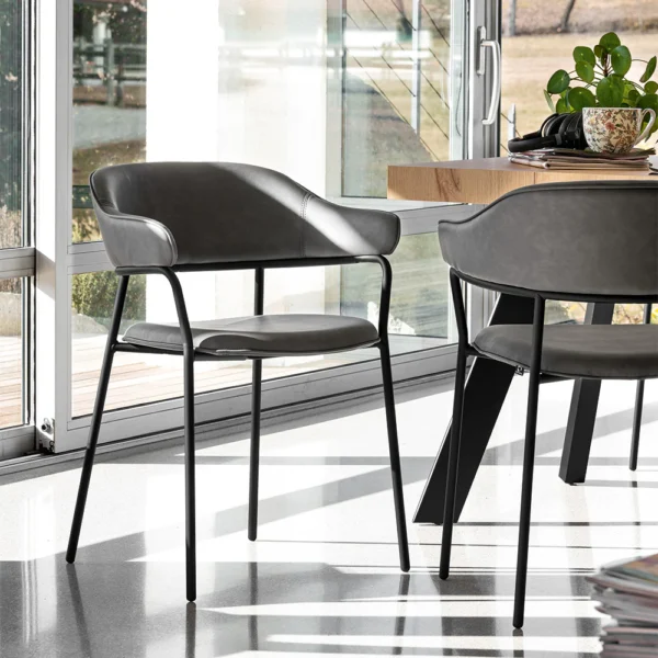 “SIGNORINA by Connubia modern Italian dining chair – elegant curved backrest with sleek metal frame”