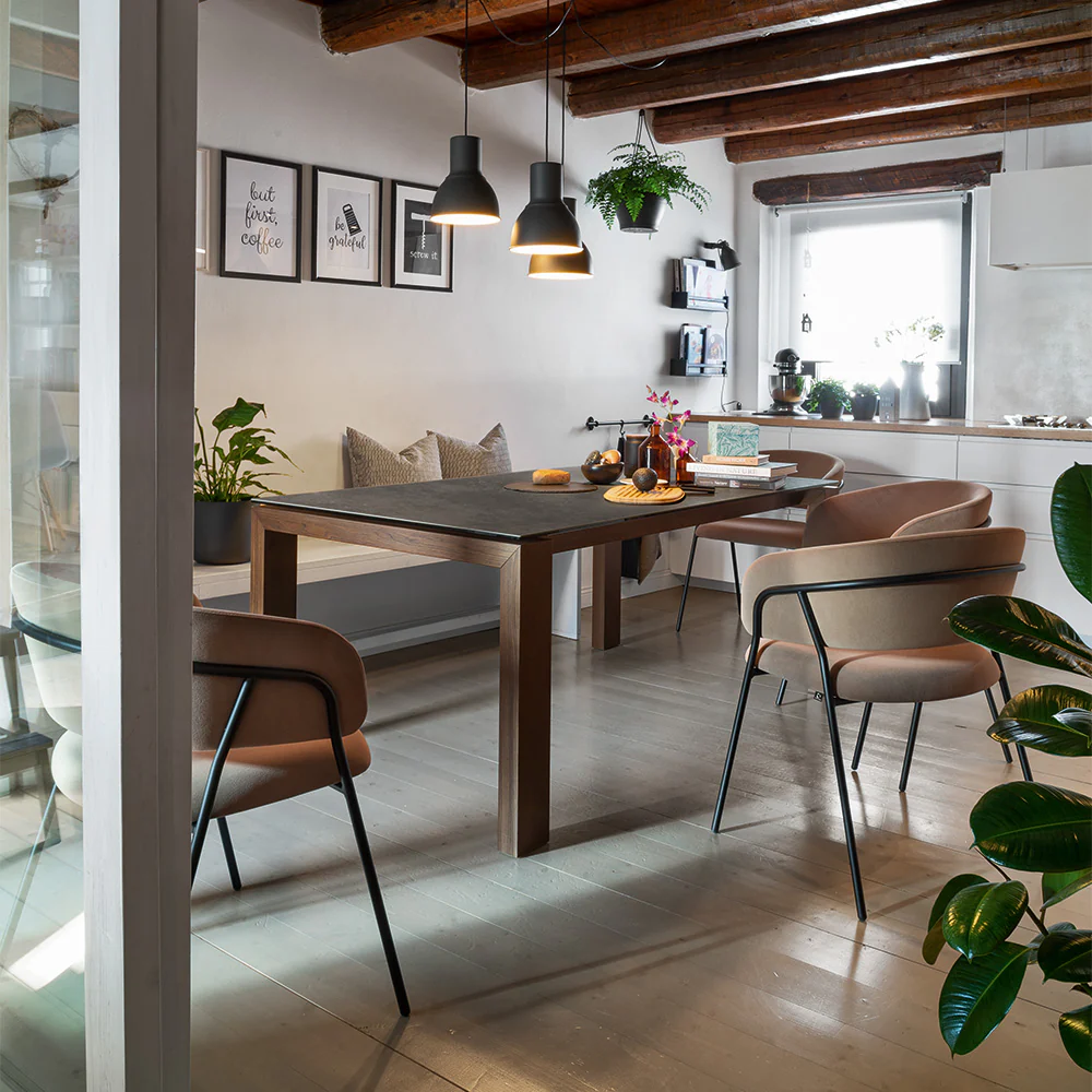 “Side view of SIGMA dining table by Connubia – contemporary extendable table with clean lines and functional elegance”