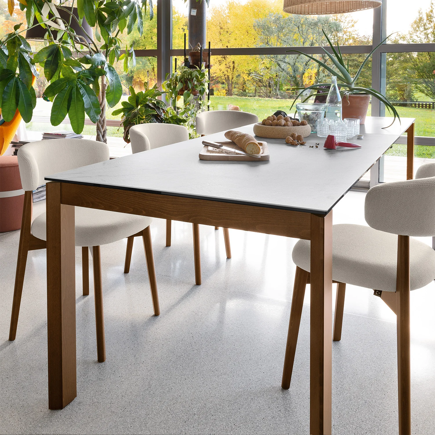 “EMINENCE WOOD by Connubia extendable dining table – wood veneer top with solid wood legs and modern Italian design”