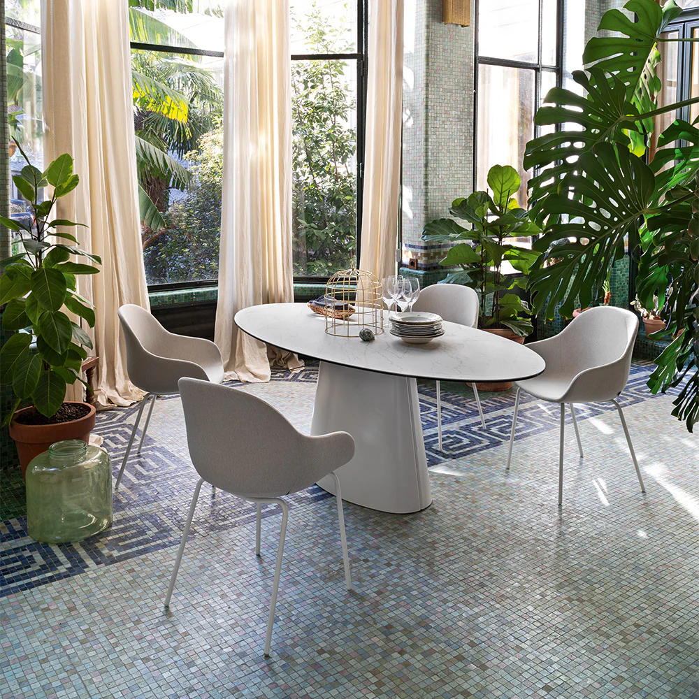 “ELLISSE by Connubia modern oval dining table – sleek Italian design with extendable top and sculptural metal base”