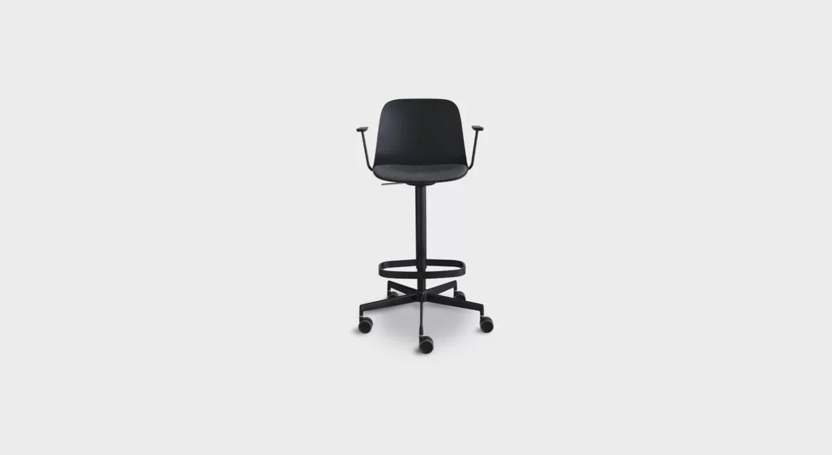 S329 by Lapalma with a refined, modern aesthetic