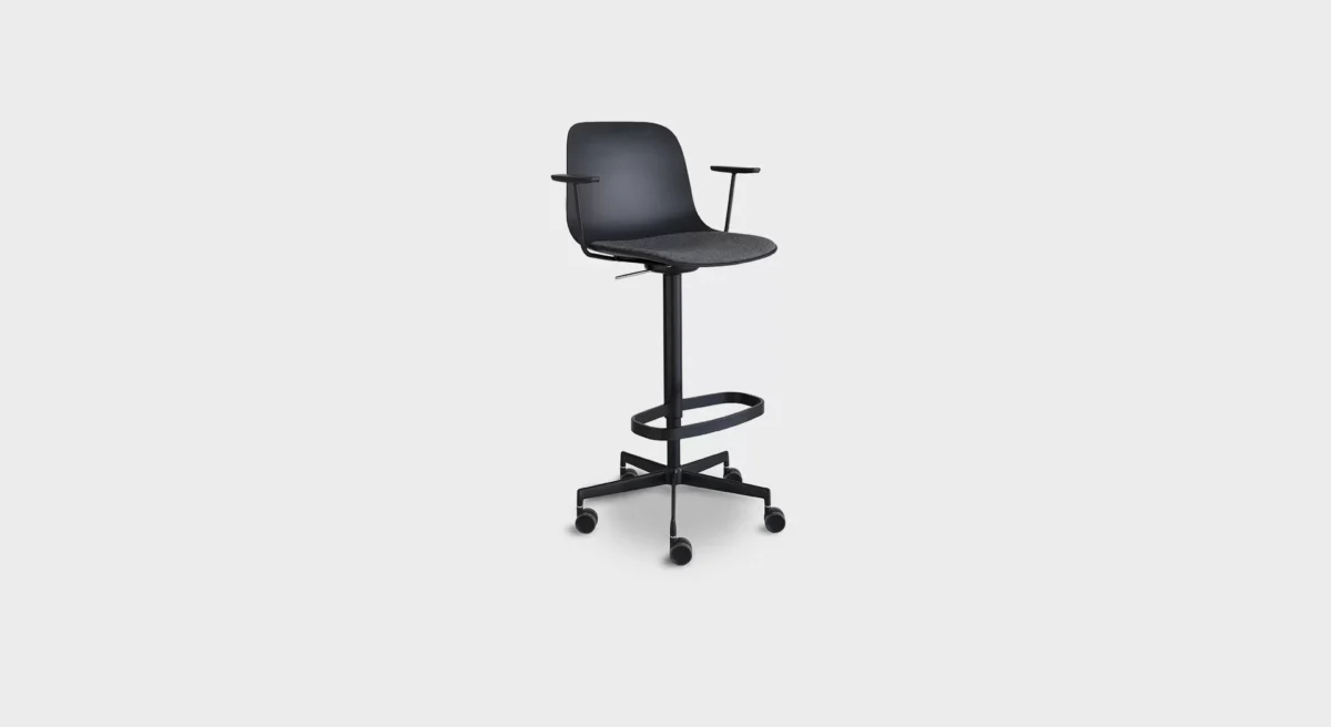 Elegant S329 by Lapalma with a versatile, chic look