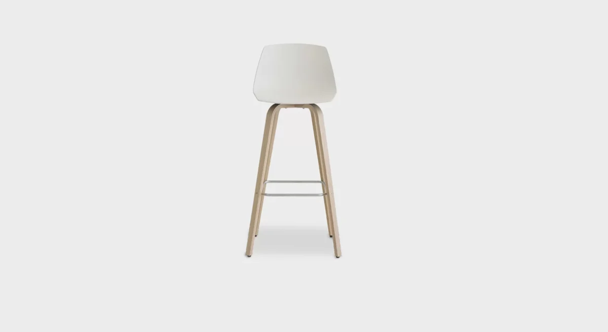 Lapalma Miunn S105 H75 bar stool with wooden legs in blanched oak or black open-pore finish, featuring a 3D-molded plywood shell seat, and matte chromed steel footrest.