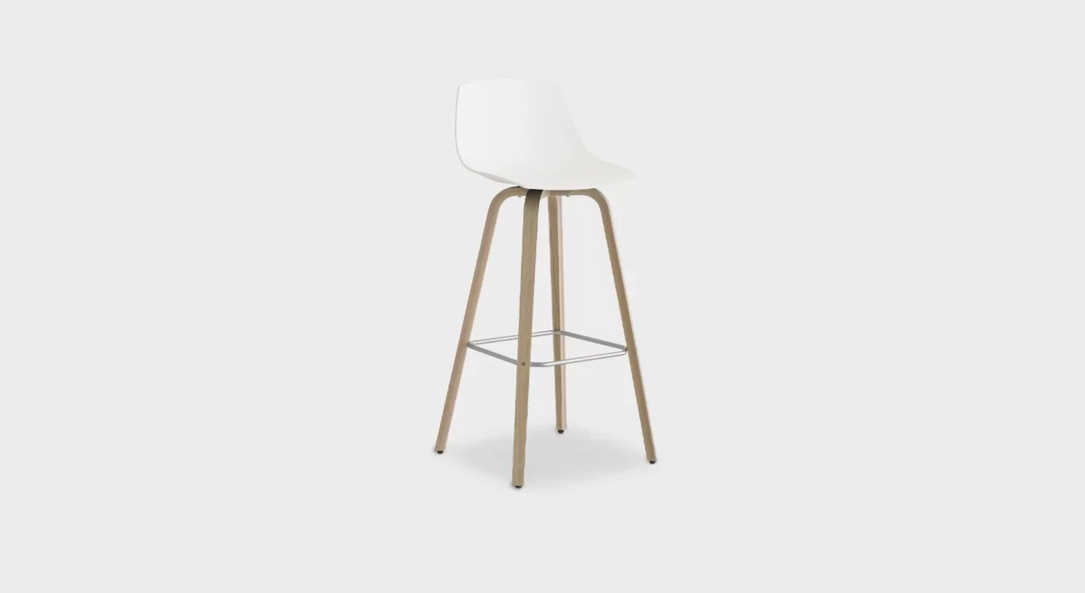 Lapalma Miunn S105 H75 bar stool with wooden legs in blanched oak or black open-pore finish, featuring a 3D-molded plywood shell seat, and matte chromed steel footrest.