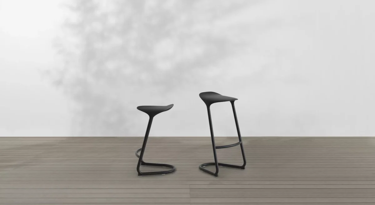“Lapalma S451 lounge chair with gently curved shell and slender powder‑coated steel legs, showcasing minimalist Italian design.”