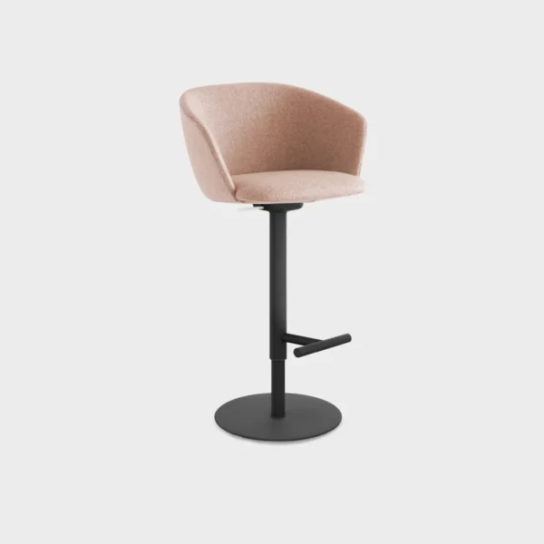 “Side view of Lapalma S471 showcasing its ergonomic shell and clean frame, ideal for modern dining or conference rooms.”