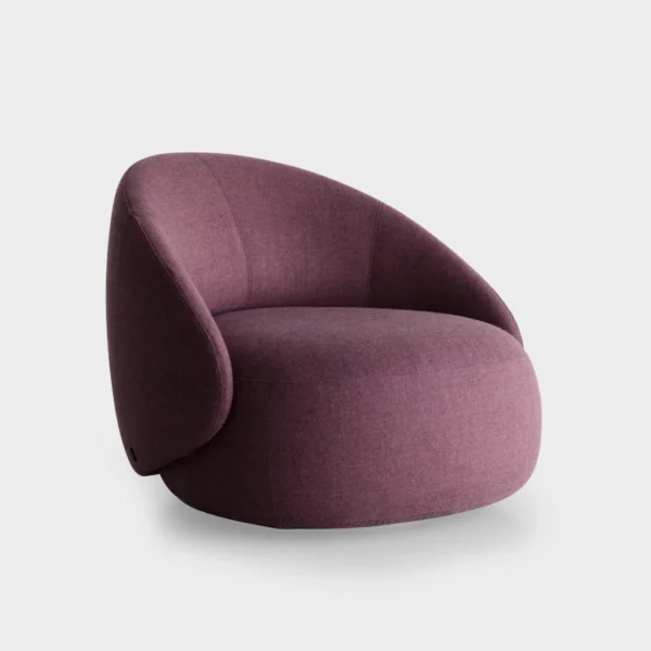 “Lapalma Club D08 armchair with soft pink upholstery and ergonomic backrest, featuring a swivel base and armrests, designed for modern lounge spaces.”