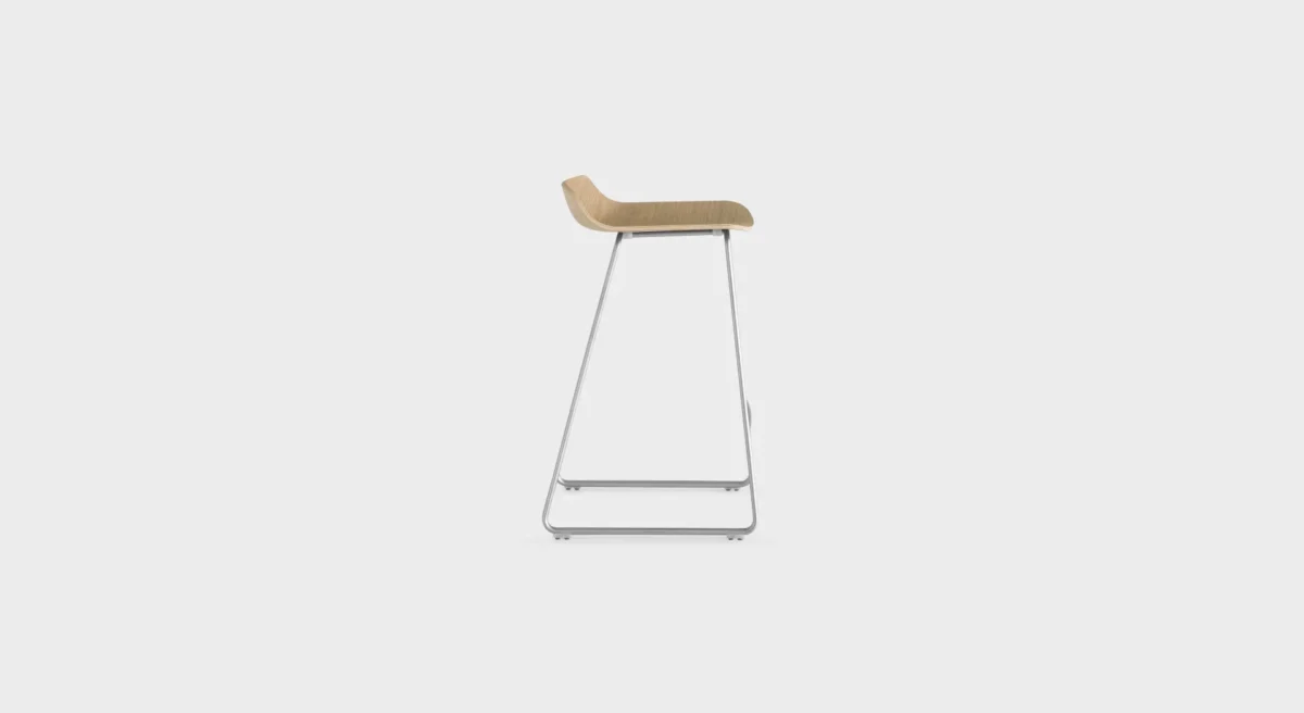 Lapalma Link S128 counter stool (H65) with molded plywood seat and powder-coated steel frame, designed by Hee Welling.