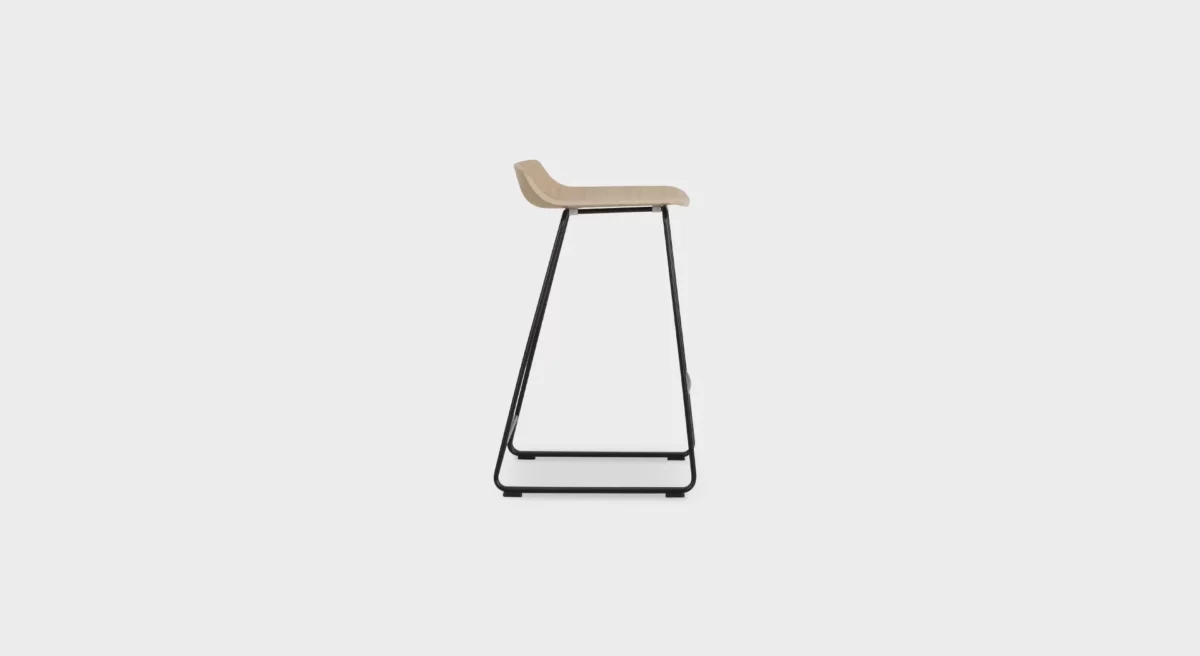 Lapalma Link S128 counter stool (H65) with molded plywood seat and powder-coated steel frame, designed by Hee Welling.
