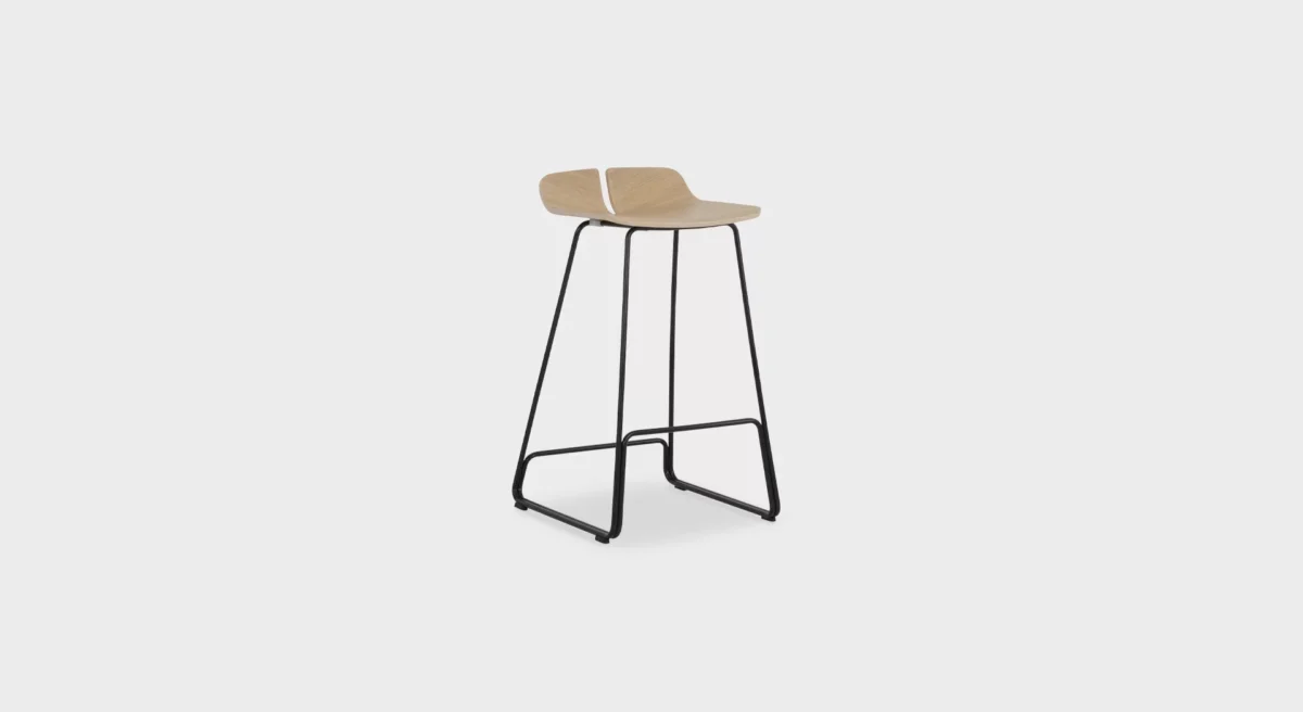 Lapalma Link S128 counter stool (H65) with molded plywood seat and powder-coated steel frame, designed by Hee Welling.