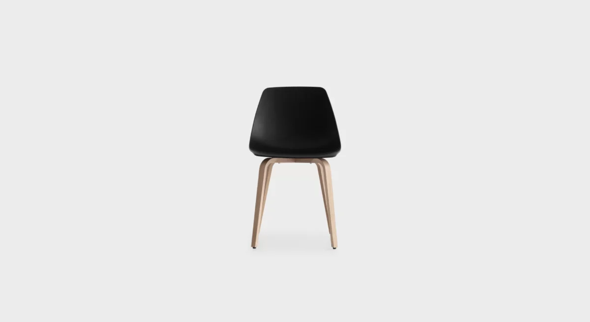 Lapalma Miunn S164 chair with 3D-molded plywood shell and wooden legs, designed by Karri Monni.