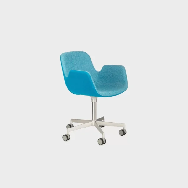 Lapalma Pass S134 swivel lounge chair with 5-star base, castors, and upholstered shell, designed by Hee Welling.