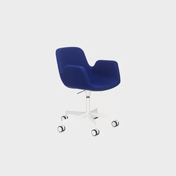 Lapalma Pass S135 height-adjustable lounge chair with 5-star swivel base, castors, and upholstered shell, designed by Hee Welling.