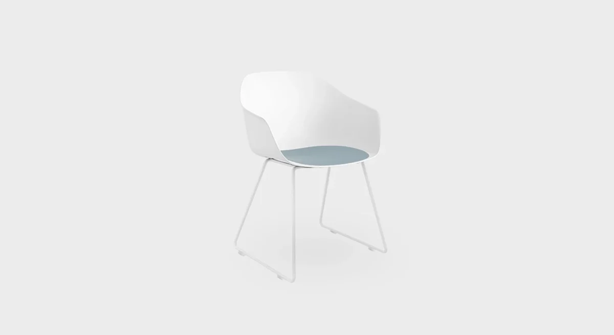 Lapalma S318 with plywood seat and sleek profile