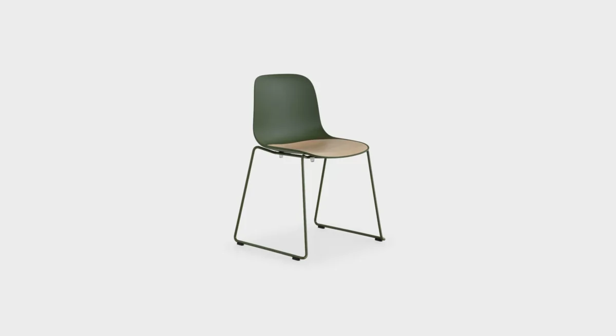 Lapalma Seela S310 dining chair featuring a modern polypropylene seat and sturdy sled base.