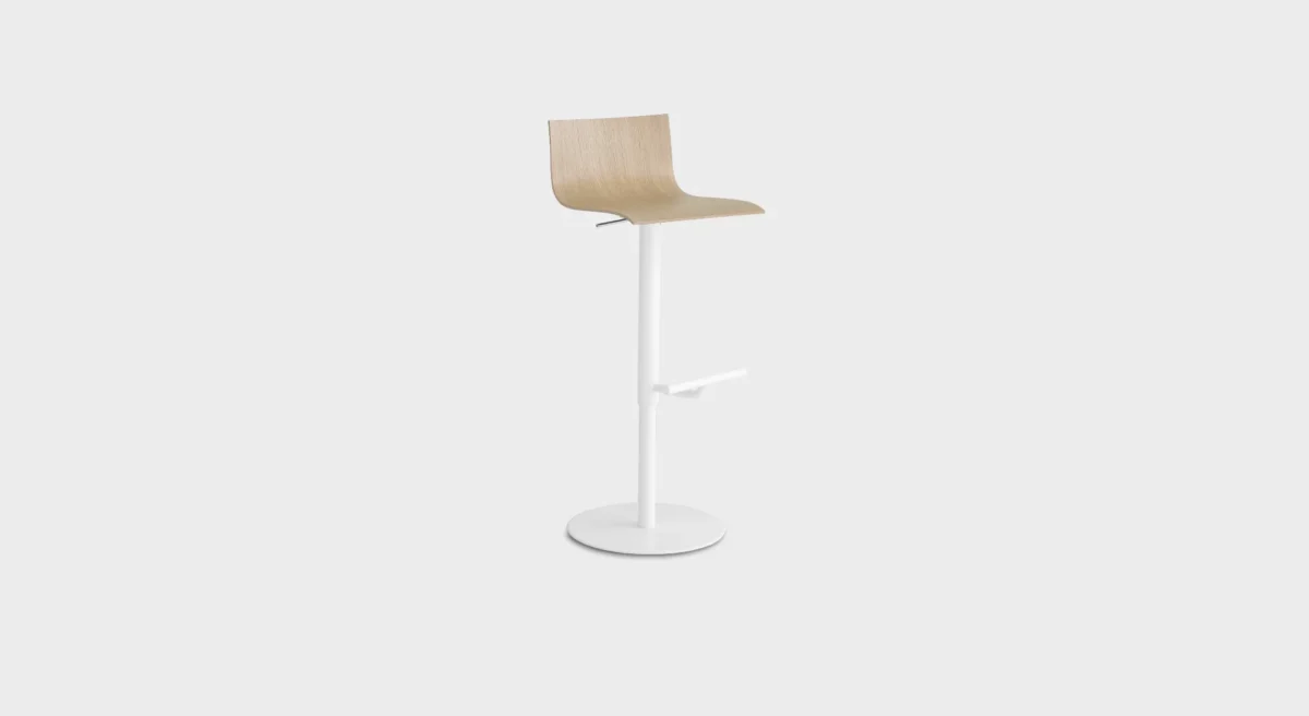Elegant S24 by Lapalma with a sleek, compact shape